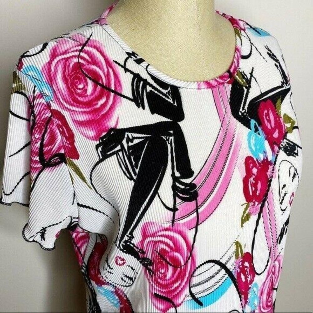 Dressbarn | Womens Size L Beauty Faces Roses Ribbed Textured Top